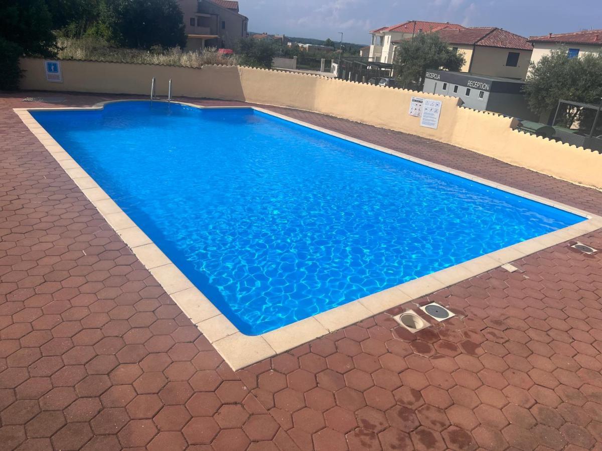 Fortuna Apartment Tar-Vabriga Buitenkant foto